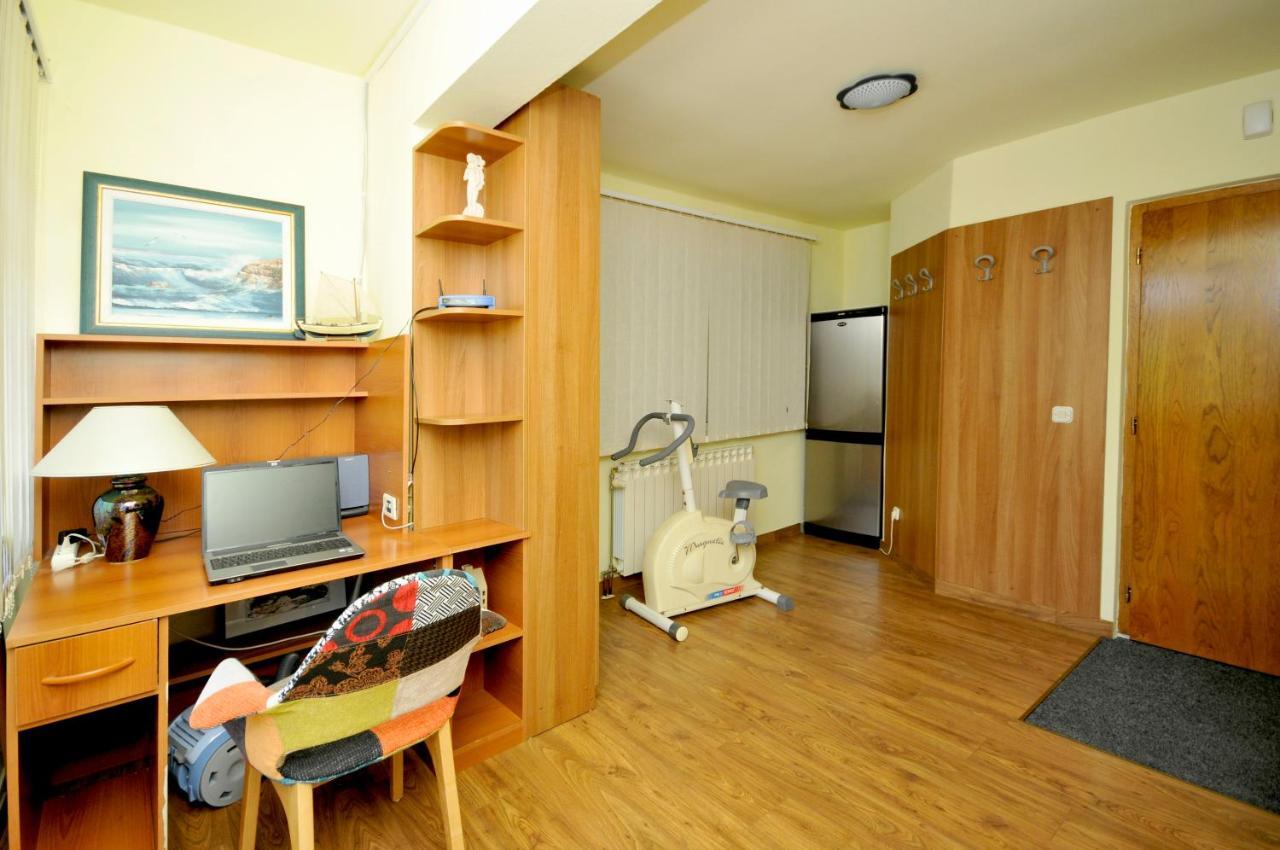Apartments Penic Trogir Exterior foto